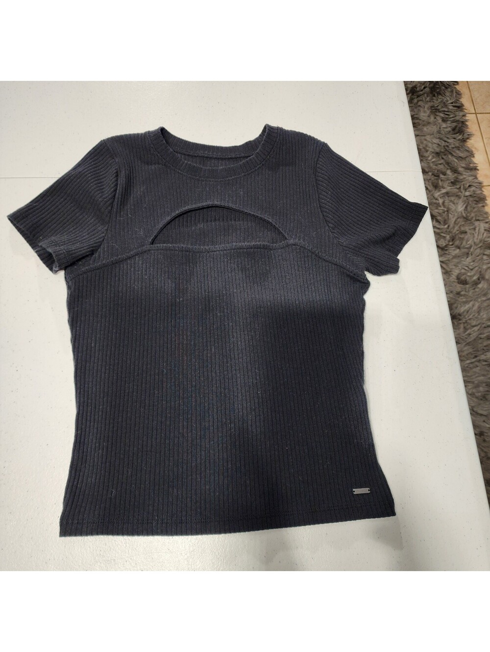 Hollister Black Ribbed Cut-Out Cropped Short Sleeve T-Shirt Women's Size L